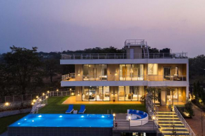 Euphoria by StayVista - with Infinity pool & Viewing deck
